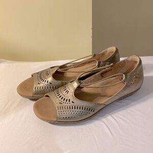 Earth Origins Camellia Nauset Leather Womens Sandals Size 8 Washed Gold